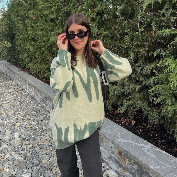 SHEIN oversized sweater - Picture 2 of 2